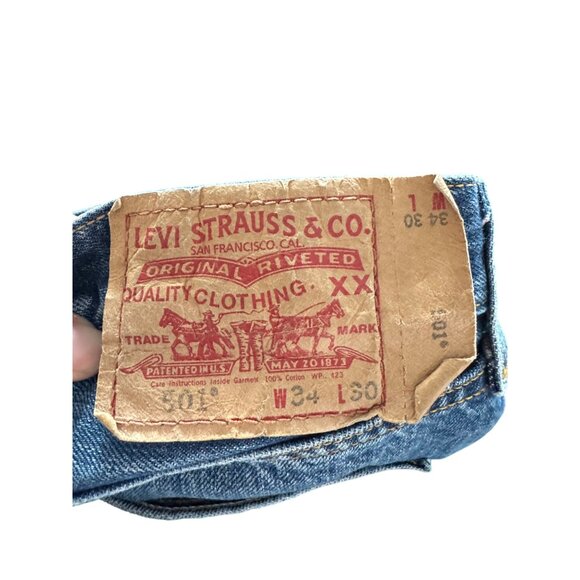 Levis 501 Original Button-Fly Jeans Straight Fit Distressed W34xL30 Medium Wash - Picture 6 of 8